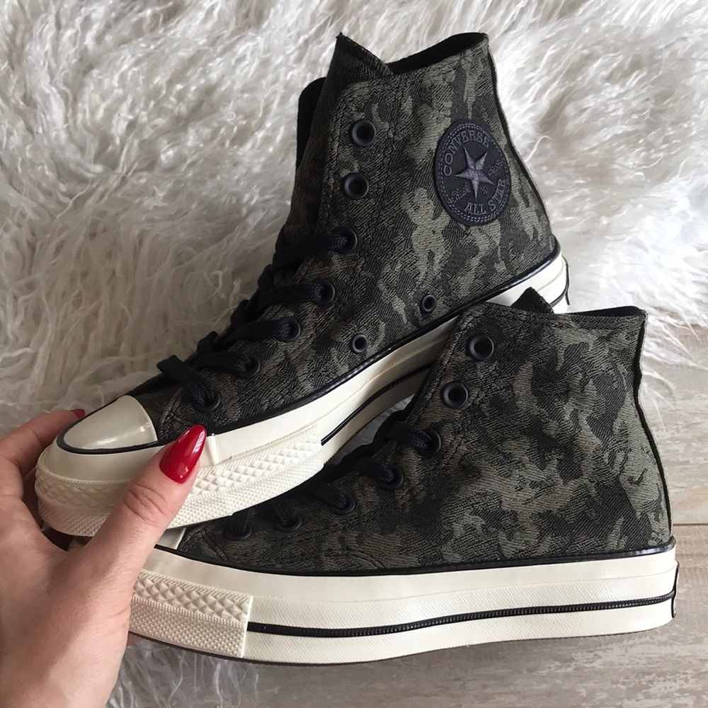 NWT Converse camo hi Tops - Picture 4 of 7